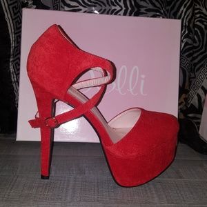 NWOT Ruby 6" Platform heels